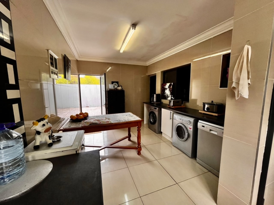 4 Bedroom Property for Sale in Buffelsfontein A H North West